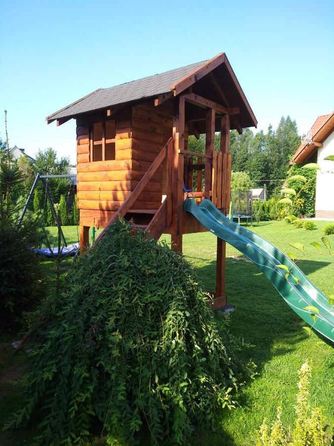 Pokoje Z Aneksami Kuchennymi U Wiktorii Sromowce Niżne Exterior foto